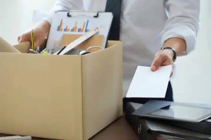 Démission d&rsquo;un CDI : préavis, chômage et modèles de lettre
