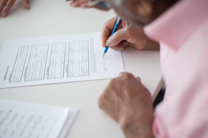 Primes exagérées assurance-vie : critères de contestation et action des héritiers