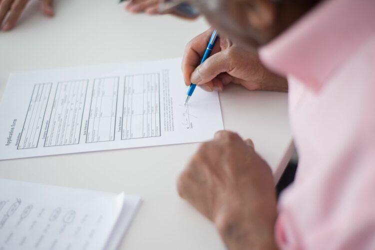 Primes exagérées assurance-vie : critères de contestation et action des héritiers